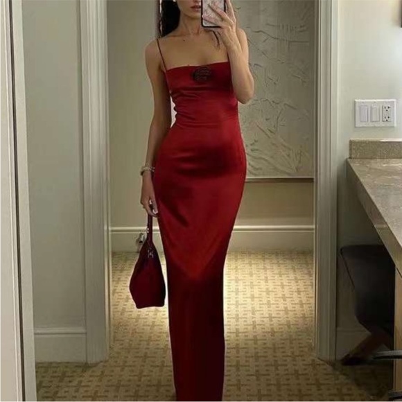 Reformation Frankie Silk Dress in Sangre Rosette Red Floral Maxi Sleeveless NWT - Picture 3 of 6